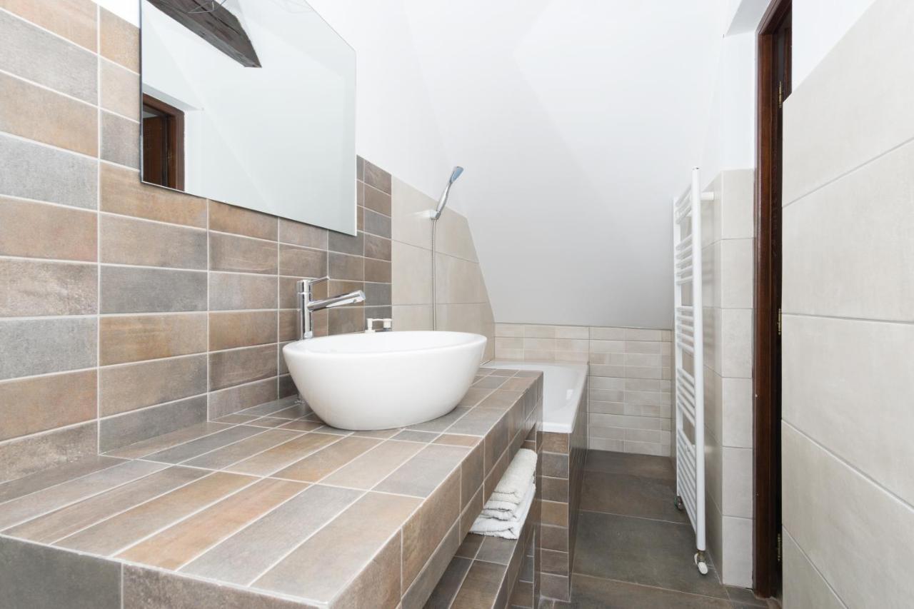 House 54 Hotel Брашов Екстериор снимка